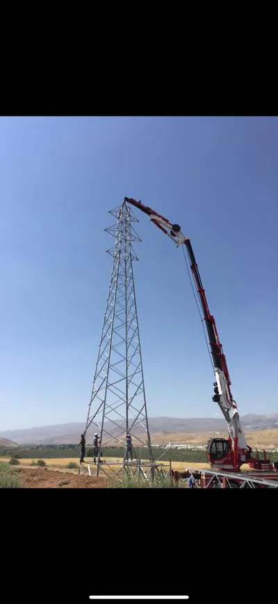 Enerji nakil hattı kule montajı